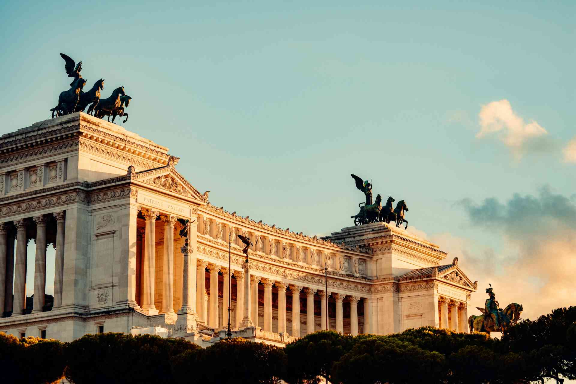 Slide 4 — Carpe Diem Viagens